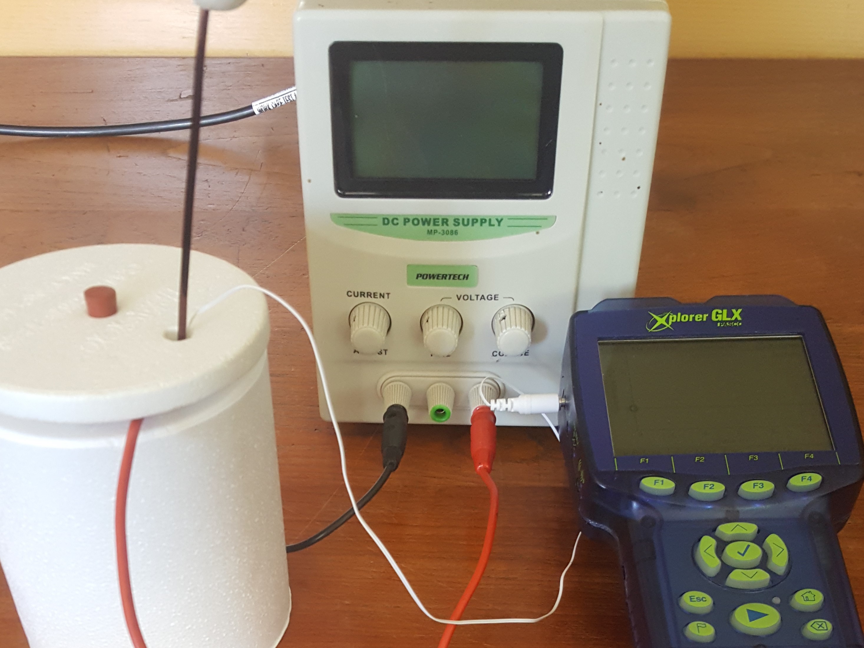 https://www.farlabs.edu.au/AMSPP/Exp/Caliorimetry/Power_on.jpg